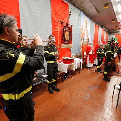 Pavia, i Vigili del fuoco festeggiano Santa Barbara
