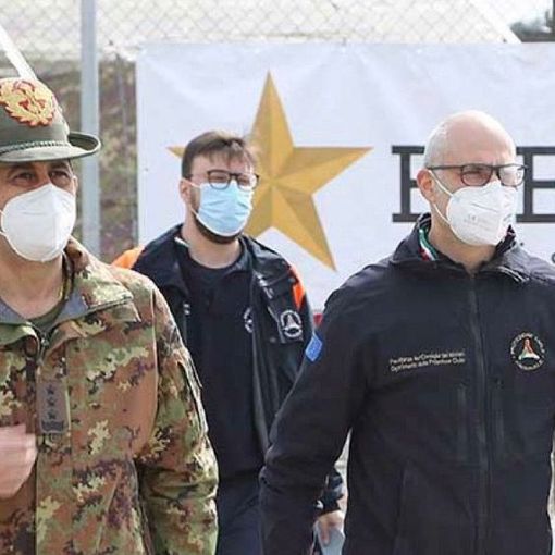 Figliuolo e Curcio vaccinati con Astrazeneca