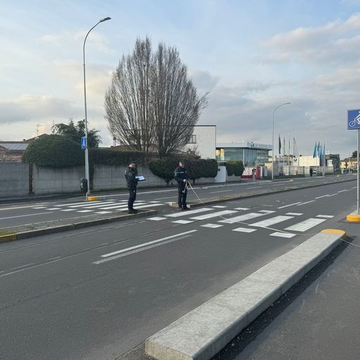 Vigevano: investito da un'auto in corso Di Vittorio, giovane trasportato in elicottero in ospedale