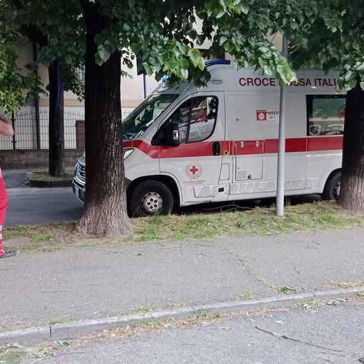 Vigevano: litigio in via D'Este, soccorso un giovane