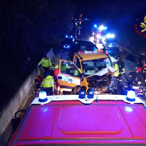 Corteolona: scontro tra auto e carro attrezzi, 6 feriti, uno in gravi condizioni