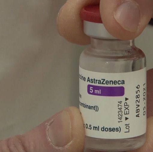 AstraZeneca, via libera da Draghi, si riparte
