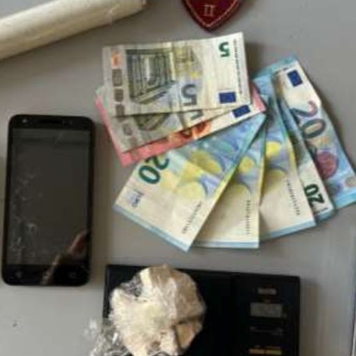 San Genesio: fermato con 90 grammi di stupefacenti, aggredisce gli agenti. In manette pusher 20enne
