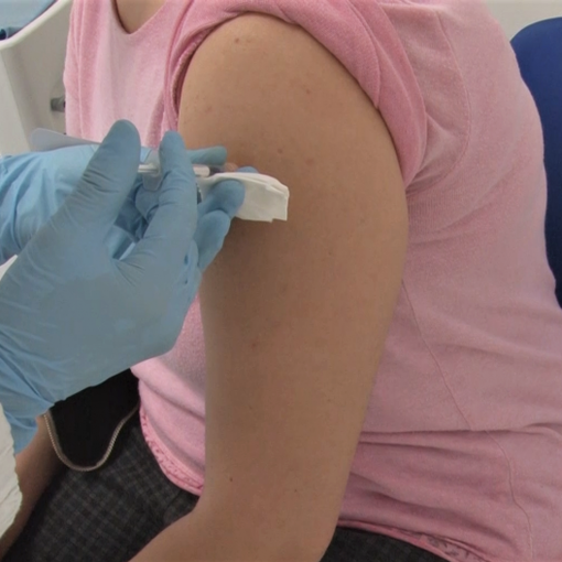 Asst Pavia cerca medici specializzandi per gli hub vaccinali di Vigevano e Voghera