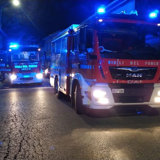 - (VIDEO) - Palestro: esplode bombola di Gpl in una palazzina, tre persone coinvolte, una in gravi condizioni