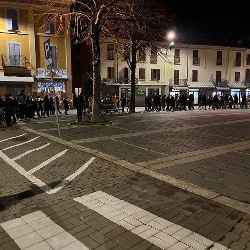 Mede, centinaia di persone alla fiaccolata nel ricordo di Andrea Ranzani Magni