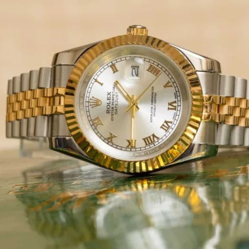 Milano: donna avvenente ruba Rolex da 20mila euro a un ragazzo 28enne