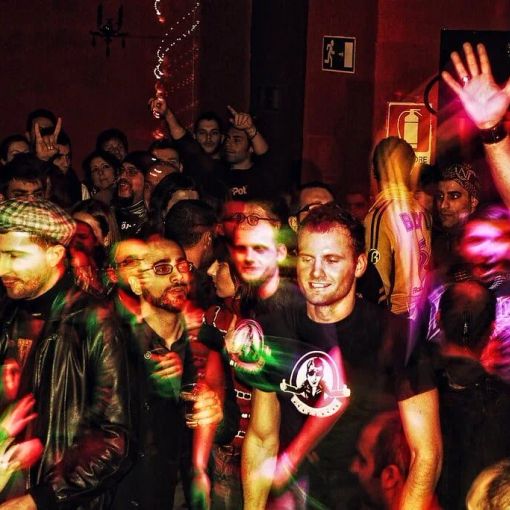 Milano, chiusa discoteca abusiva ad Halloween (a due passi dal Duomo)