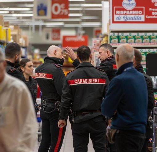 Assago: perizia psichiatrica per l’assalitore del Carrefour