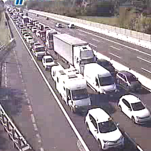 Code sulla A8 tra Castellanza e Legnano per incidente (foto dalla webcam di Autostrade per l'Italia)