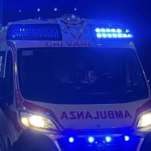 Due incidenti nella notte: tre persone ferite in Autolaghi e a Sesto Calende