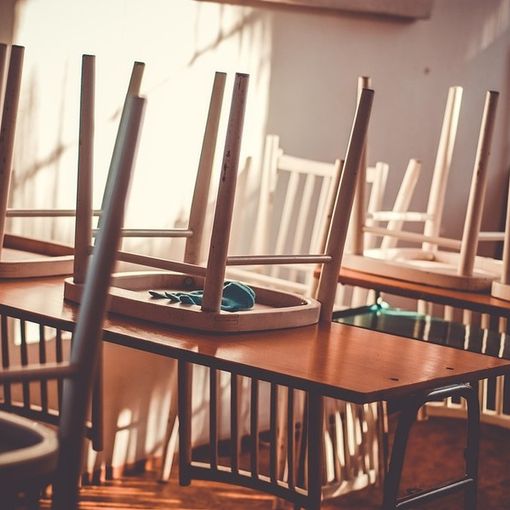 Scuole chiuse nessuna deroga, didattica in presenza solo per gli alunni disabili