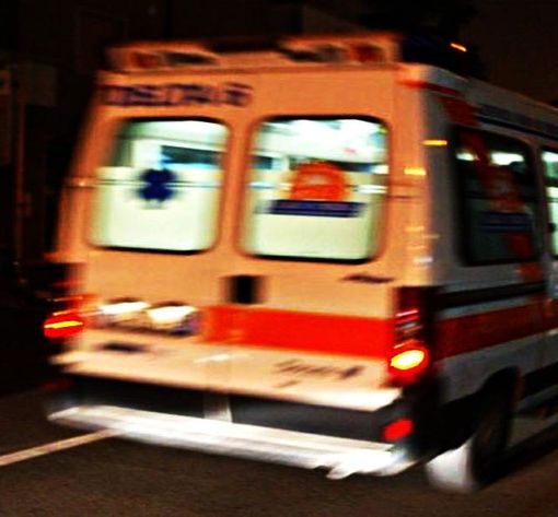 Zerbolò: esce di strada con l'auto in via Roma, ferito un ragazzo 26enne