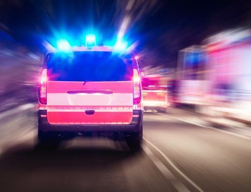 Cassolnovo: urtate da un'auto in viale delle Rimembranze, soccorse 2 donne