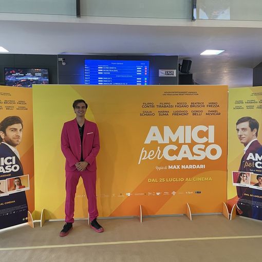 Musica: online la clip del cantautore vigevanese Azzena &quot;Ci pensi mai&quot;