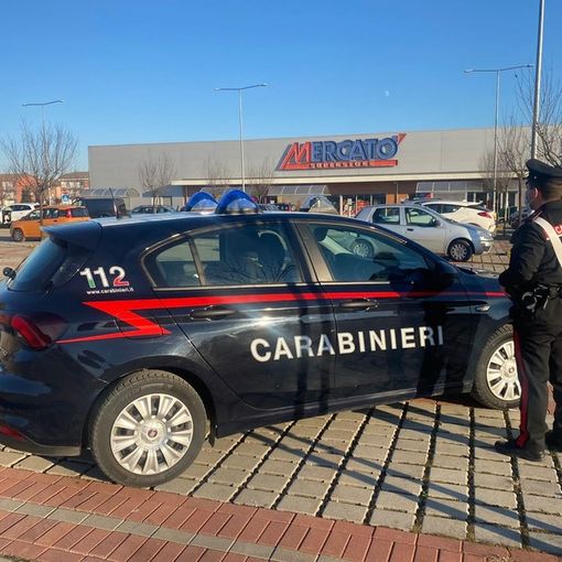 Derubavano gli anziani con la tecnica delle monetine gettate a terra: due denunce