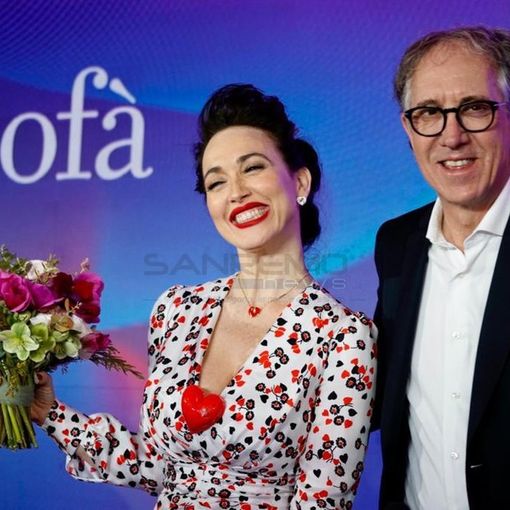 Il sindaco di Alberto Biancheri in conferenza stampa con l'attrice Chiara Francini