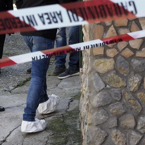 Sparatoria a Milano, gambizzato un 40enne italiano: è caccia all'aggressore