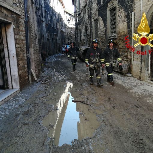 I Vigili del fuoco di Pavia nelle Marche in soccorso alle popolazioni alluvionate