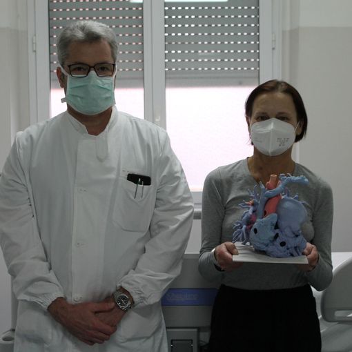 Al San Matteo per la prima volta al mondo i cardiochirurghi utilizzano una valvola polmonare per realizzare un doppio trapianto polmonare e impiantarla in un’arteria gigante