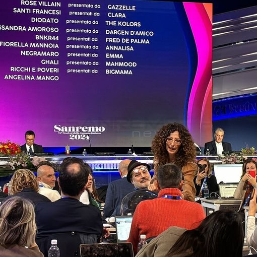 74° Festival di Sanremo: si ripete la formula dei 15 cantanti presentati dagli altri 15, ecco gli accoppiamenti (video)