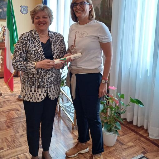 Il prefetto di Pavia consegna alla dottoressa Federica Broglia, l’onorificenza di Cavaliere al Merito della Repubblica Italiana