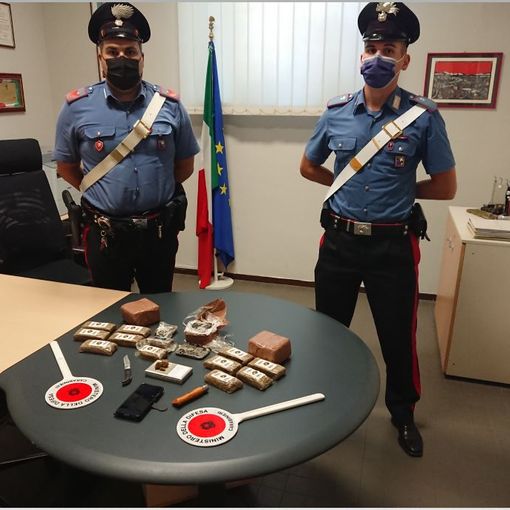Mede: trovato con 4 chili di hashish in casa, arrestato un 35enne