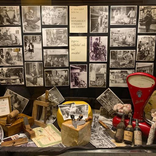 (In foto la vetrina di FORNO E SAPORI, Corso San Pietro-54, Primo Premio Assoluto lo scorso anno)