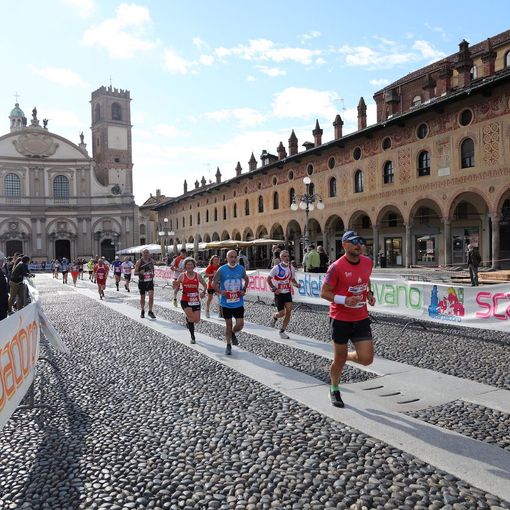 Pavia: consegnate in Prefettura le onorificenze al merito della Repubblica Italiana. Tra i premiati 2 lomellini, ecco chi sono