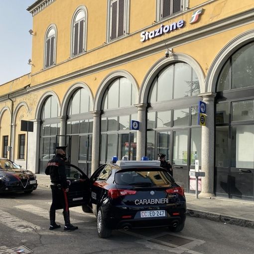 Stradella: furti e vandalismi su treni e bazar cinese, identificati e denunciati cinque minorenni