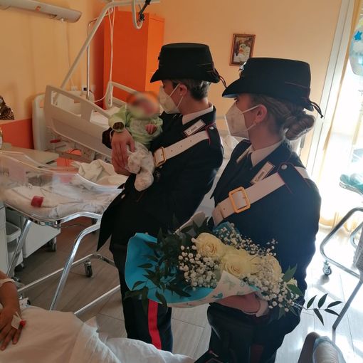 Carugate: donna incinta salvata dai maltrattamenti del marito partorisce la sera stessa e riceve la visita dei carabinieri
