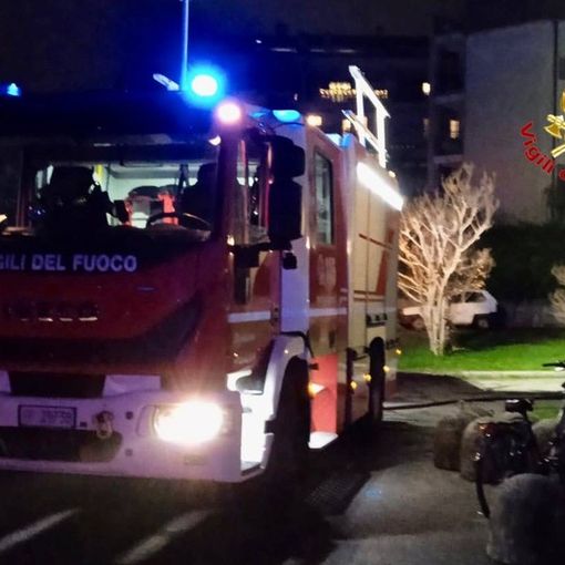Tragico incendio in un condominio del centro di Gallarate: morta una donna di 78 anni, salva una signora di 107 anni