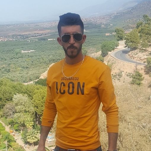 Hamid Obid in una foto dalla sua pagina Facebook