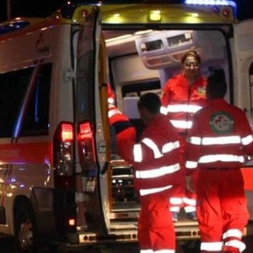 Origgio, prima una lite e poi una rissa fuori dalla discoteca: cinque feriti