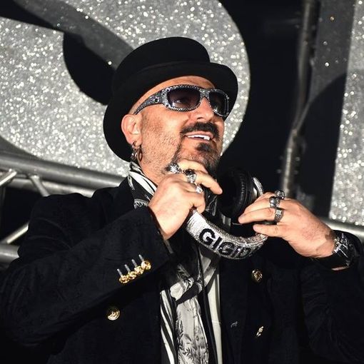 Il &quot;maestro&quot;, Gigi D'Agostino (foto dalla pagina Facebook ufficiale dell'artista)