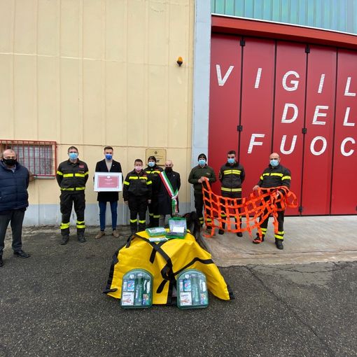 - FOTONOTIZIA - Mede: il &quot;Leo Club Biraga&quot; dona materiale di soccorso al distaccamento Vigili del fuoco volontari