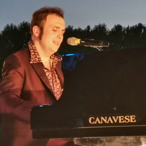 Cella Monte (AL): la sera si veste di jazz con i virtuosismi di Raphael Gualazzi