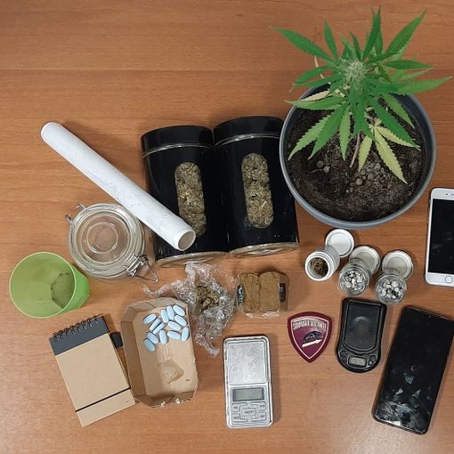 Pavia: trovato in casa con 300 grammi di hashish e marijuana, in manette un 32enne