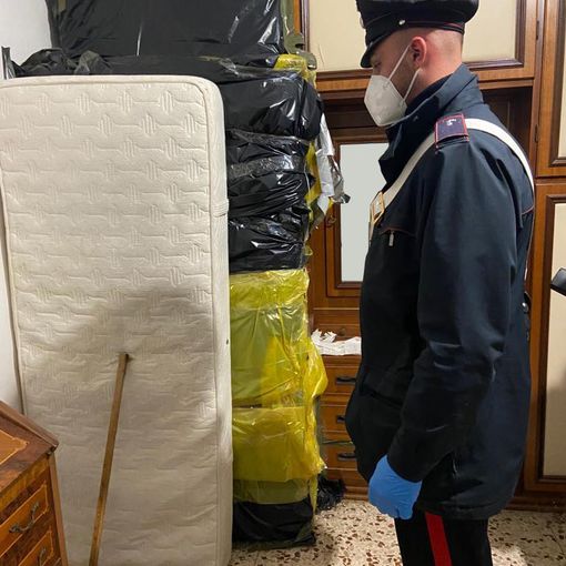 Occulta il cadavere dell'anziana madre per continuare a percepirne la pensione, 50enne denunciato dai Carabinieri