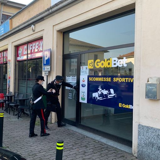 Mortara: evade dai domiciliari e commette altri due furti, arrestato nuovamente il ladro seriale