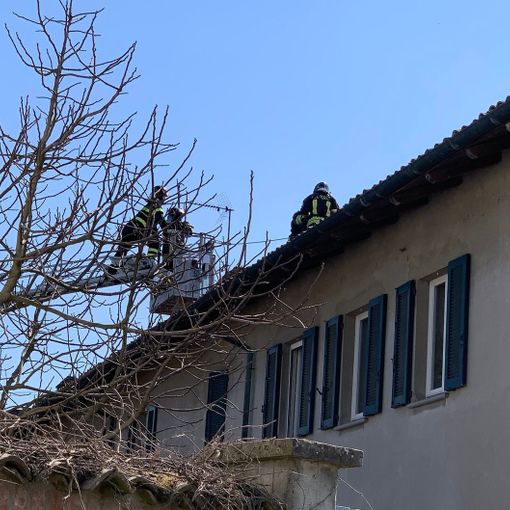 Sannazzaro: surriscaldamento di una canna fumaria alla cascina Gorana, intervengono i Vigili del fuoco