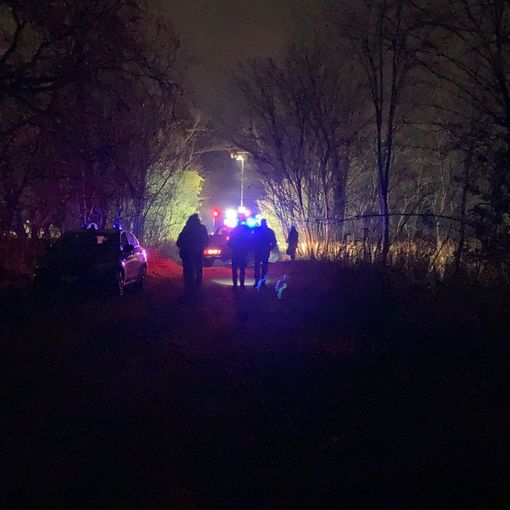 Albairate, cadavere carbonizzato nell’auto in fiamme: si aspetta l’esito dell’autopsia prima di definire le cause del decesso