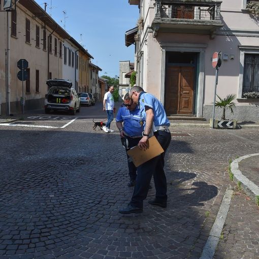 Turbigo: automobilista investe cane e rovescia il passeggino con la bimba di un anno