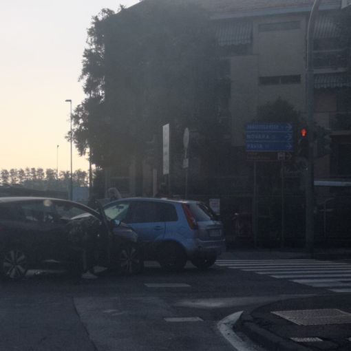 Magenta: incidente all’incrocio di viale dello Stadio, un ferito