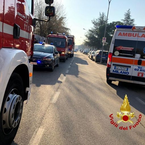 Pregnana Milanese: bruciore agli occhi per i ragazzi alla scuola media, sopralluogo dei vigili del fuoco