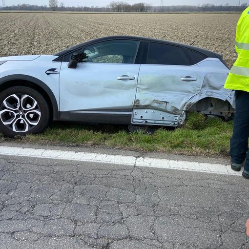Mezzana Bigli: scontro auto-furgone sulla provinciale 206, coinvolte 2 persone