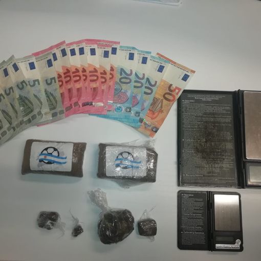 Landriano: sorpreso in casa con droga e strumenti per lo spaccio, in manette un 25enne