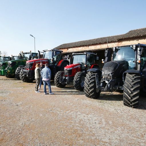 Alagna: grande successo per la fiera di Pasquetta, le immagini