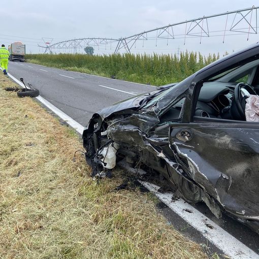 Castello d'Agogna: scontro auto-camion sulla provinciale 494, ferito un 47enne