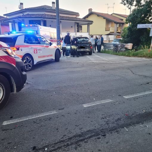 Mede: tamponamento tra due auto in via Fermi, ferite 3 persone